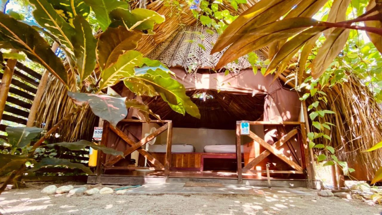 Los Hermanos Beach Hostal Guachaca Exterior photo