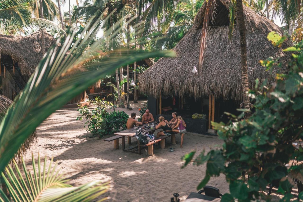 Los Hermanos Beach Hostal Guachaca Exterior photo